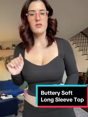 These sweetheart neckline long sleeve tops are made with buttery soft material, double lined, and super stretchy and comfortable! Obsessed! #TikTokShopFashion #fashiontiktok #clothinghaul 