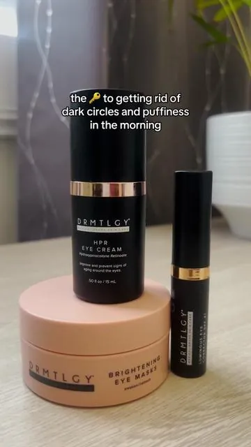 the 🔑 to getting rid of dark circles and puffiness in the morning is this powerful trio 🥰 #eyecare #darkcircles #colorcorrection #concealer #makeup #makeuphacks #skincaretip #skincareroutines 