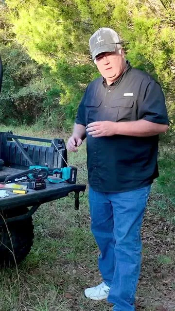This is on my Top 10 Christmas Gifts List for 2024. I can’t say enough how impressed I am with this electric saw. Its a real powerhouse and there is a pole option! What else could you ask for! #tiktokshopblackfriday #tiktokshopcybermonday #outdoors #thrivingcountry #giftguide #ttsdelight #giftidea #chainsaw #seesii 