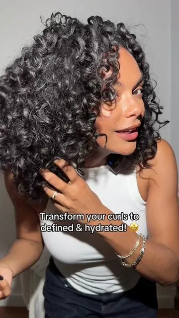 No 👏 stiff 👏 curls! 👏 

With our viral Anti-frizz Styling Set, you’ll see amaxing hydration AND definition without the crunch 💫🤝

@Kendall Dorsey #colorwow #curlyhair #curlyhairstyles #curldefinition #curlyhairstyleideas 