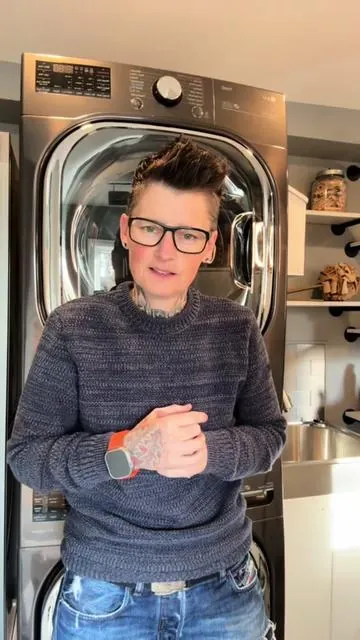 @Laundrytok | Melissa Pateras Moldy and stinky washer solution #mold #washingmachine #cleantok 