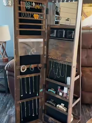 Every girl needs one of these. 🤩 #jewelryorganizer #jewelry #westernjewelry #turquoisejewelry 