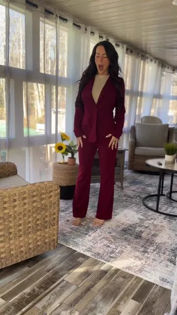 Your next pant suit!! 👏🏼 🫣

#officeattire #professionaloutfit #pantsuit #pantsuitsforwomen #fashionmusthaves #ttslevelup 