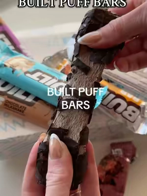SO YUM + the MACROS are 🙌🏻🙌🏻🙌🏻 #builtpuffbars #proteinbars #built #builtbar #proteinbar #highprotein #highproteinsnacks #bestproteinbars 