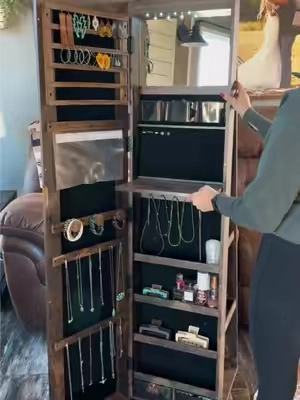 Every girl needs one of these! 🤩 a full body mirror and storage for purses, shoes, all your jewelry, hair clips, perfume, etc! 💖 #westernjewelry #turquoisejewelry #westernjewelry #jewelryorganizer 