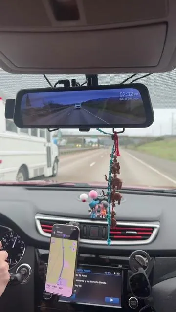 Retrovisor con 2 cámaras. #dashcam #camera #1080p #rearviewmirror #dashcamera #hd