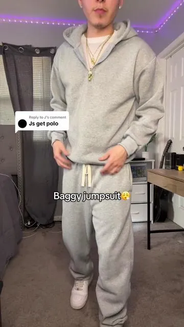 Replying to @J tuff baggy sweatsuit🔥😮‍💨 and it’s true to size btw💯 #sweatsuit #jumpsuit #jumpsuits #tracksuit #sweatpants #sweaterweather #hoodieseason #baggypants #baggyclothes #baggyfit #oversized #winterfashion #winterishere #winterfit #alucines📿🧿🙈 #alucin #alucines #alucines🤑📿 #belicones😈📿☘️ #belicon #belica #fresitas🍓 #giftideas #giftsforhim #giftsforher #giftsformom #giftsforboyfriend 
