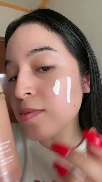Probe la base mas viral de tiktok y esto paso😱😱😱 
#base #protectorsolar #foreverbloom #skincare #rutina #woman #fyp #partii 