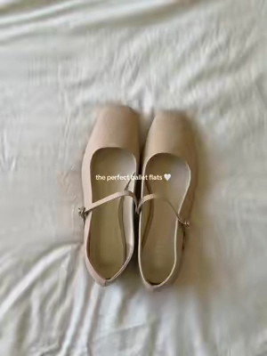 I love the square toe on these ballet flats , it makes them so much more comfortable to wear and this color is perfect🩰 #balletflats #maryjaneshoes #maryjaneflats #ballerinaflats #flatsforwomen #shoesforwomen #shoes 
