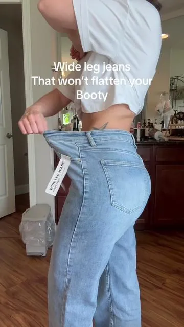 Go down 1 size for a more fitted look. ✨I’m 5’4. 30inch waist. 42 inch hips.  ✨Ordered size Medium Wide leg, stretchy jeans #jeans #boyfriendjeans #momjeans #stretchyjeans #tiktokshoploveatfirstfind #jumpstart #seasonalgems #tiktokshopcreatorpicks #lovelanguage #ttsdelightnow #goalcrusherprizes #giftguide #ttslevelup #tiktokshoploveatfirstfind #baggyjeans #fittedjeans #tallgirlfriendlyjeans 