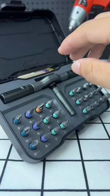 This screwdriver set only $16 #shopvideocarnival #screwdriver #diyproject #tiktokshop #fyp #screwdriverkit #screwdriverset #tiktokshoprestock 