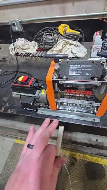 these electric wire strippers work great. #vevorspringupgrade #wirestripper #wirestrippertool #electricwirestripper #automaticwirestripper #vevortools 