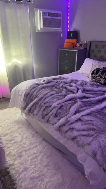 HELPP PLZ. I don’t got room in my actual room for it‼️ ANYTHING IN MY ROOM THAT IS FROM TIKTOKSHOP IS TAGGED 🥰 ##fyp ##girlythings #tiktokshopfinds#tiktokshop #musthaves #glamroom #roomtour #bougie #cute #girlytok #followformore👉🏽👉🏽 