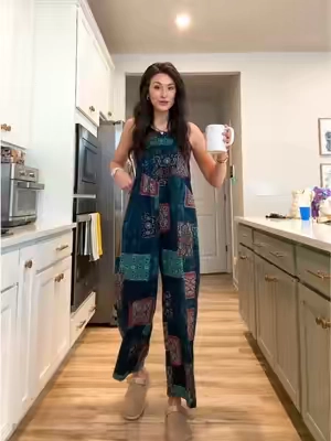 Another pair of overalls to add to my collection 😍😍 I love the patchwork on these!  #overalls #overallsoutfits #spring #Summer 