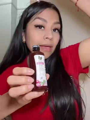 Suero para fortalecer el crecimiento de tu cabello, yo me dejo por toda la noche y al segundo día me lo lavo me ayudado mucho🫶🏻 #sueroonionvital #onionvitalserum #cabellolargo #cabellofuertecabellosaludable 