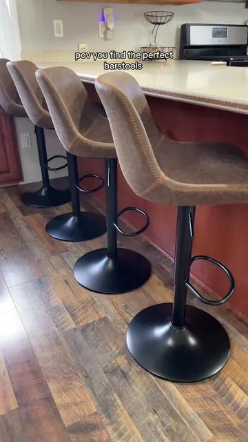 They no lie took 5 minutes to put together #barstool #kitchendecor #homedecor #kitchendesign #homeimprovement #homefinds #kitchen #glowup #tabletop #kitchenremodel #kitchengadgets #homerefresh 