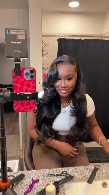 😍😍😍😍 my signature look will forever be a side part with curls ft @YAWAWE Hair here on the tiktok shop🥰🥰 #explore #viral #easistinstall #blackgirlhair #yawawehair #bussdownmiddlepart #sidepart #layeredcurls #blackgirlmakeup #blackgirlhairstyles #grwm #wiginstall #wiginfluencer #fypシ #blackgirltok 