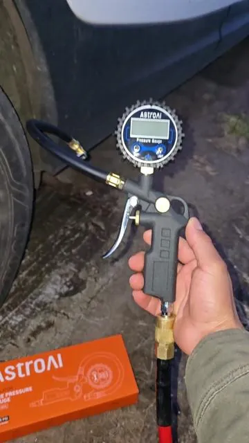#INFLATOR TIRE PRESSURE GAUGE #GL-1402A  250 PSI   para echar aire a los neumáticos  con manómetro digital #astroai  #tirepressure  #AIRTOOLS  #car #aircompressor  #airtire