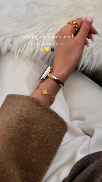 you're going to be a clean girl forever🌸✨👑 #fyp #goldjewelry #foryou #tiktokshop #iwatch #watchband #iphone #goldgirly #luxurybracelet #cleangirl #ShopVideoCarnival #fashion #spring #springsale 