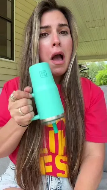 Yaya leakproof kids tumblers with the handle >>>

#yayakidstumbler #kidstumbler #tumblerforkids #toddlermom #parentsoftiktok #myfirsttraveltumbler #spillproofkidscup 

#spotlightfinds #tiktokshoprestock #tiktokshopmothersday 