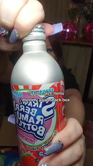 this was one of the best mystery Asian snack boxes I've ever gotten. you get 15 full size items. and these are actual full size items. you get five different bags of chips, one drink, three packs of cookies, three bags of candy, and three types of Asian bread. @Ahoo online #asiansnackbox #asiansnacks #asianchips #mysterysnackbox #snackbox #snackboxreview #snackreview #snackasmr 