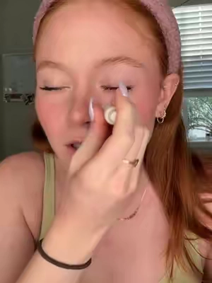 i look silly but likeeeee THEYRE SO CUTE and you cannot mess them up they are so easy to use. I love the tarte go with the faux and now you can get a free maracuja juicy lip with it!! ✨✨ #tarte #tartecosmetics #fakefreckles #frecklestamp #frecklepen #maracuja #maracujajuicylip #makeup #makeuptok #makeuptutorial #grwm #affordablemakeup #bundle #freckles #summermakeup #ttshop #tiktokshop #viralmakeup #tiktokmademebuyit 