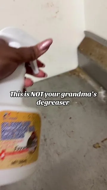 Hands down for my retail bakery This the BEST degreaser of 2025 #tiktokmademebuyit #cleantok #kitchenhacks #satisfyingclean #oddlysatisfying #oddlysatisfying #washingdishes #greasebegone 