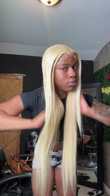 This is definitely the best 613 wig I have ever gotten! ITS SOOO TEA☕️🤏🏾 press the orange shopping chart to get yours @sterlyhair_shop 