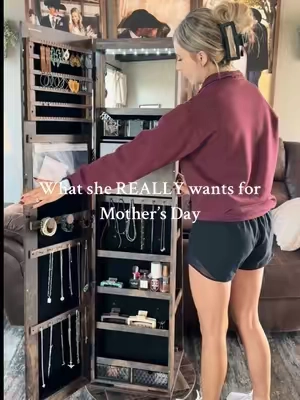 This would make the ultimate Mother’s Day gift and it’s on flash sale! 😍 one of my favorite purchases ever! 💖 #jewelryorganizer #westernjewelry #turquoisejewelry #jewelry #necklaces #storage #westernhome #bohowestern #westernhomedecor 