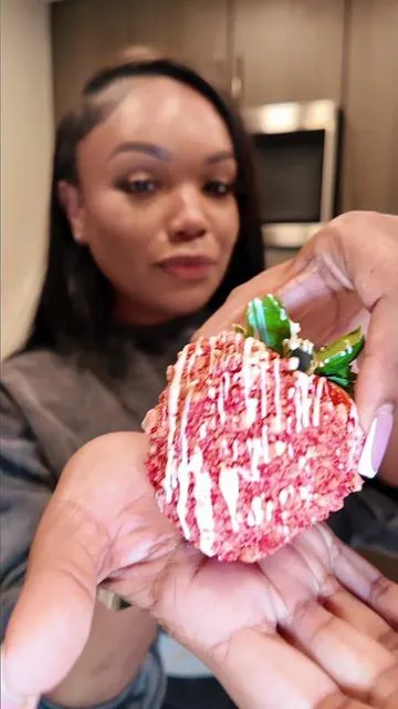 She asks for these every holiday like it’s her birthright… so this year I made them myself! No-bake strawberry crunch strawberries coming in HOT for Mother’s Day Recipe: 	•	Fresh strawberries 	•	Melted white chocolate 	•	Crushed Golden Oreos + freeze dried strawberries + melted butter = the crunch Dip. Roll. Chill. Serve. Eat 3 before gifting. #MothersDayTikTok #StrawberryCrunch #NoBakeDessert #MomApproved #StrawberriesWithASideOfLove