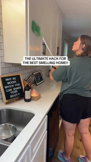 And the scent is in my house days after using it!! #TikTokShop #tiktokshopfinds #mop #mopping #mopsoap #CleanTok #CleaningHacks #CleaningMotivation #CleanWithMe #Satisfying #CleaningTips #DeepClean #NonToxic #EcoFriendly #ChemicalFree #NonToxicCleaning #CleanLiving #GreenCleaning #Sustainable @Mississippi Candle Company 