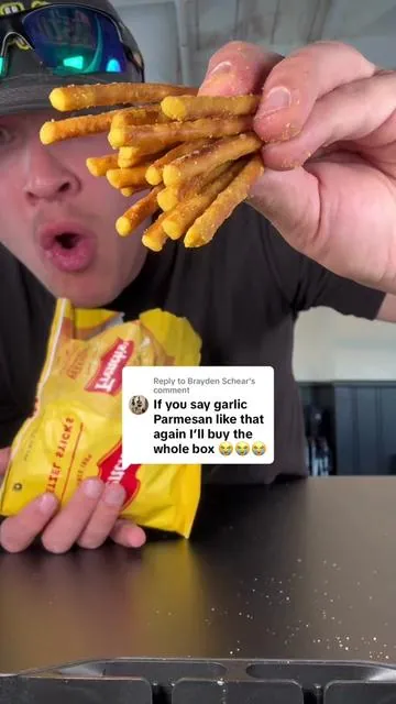 Replying to @Brayden Schear best pretzels ever #popdaddy #pretzels #popdaddypretzels #tiktokshopmemorialday #tiktokshopsummerturnup 
