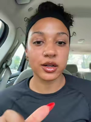 crusty lips? we don’t know her. @Prequelskin #affordableskincare #skincare #prequel #prequelskin #lipbalm #affordablelipbalm #sunscreen #sunscreenreview #spf #spfreview #spflipbalm 