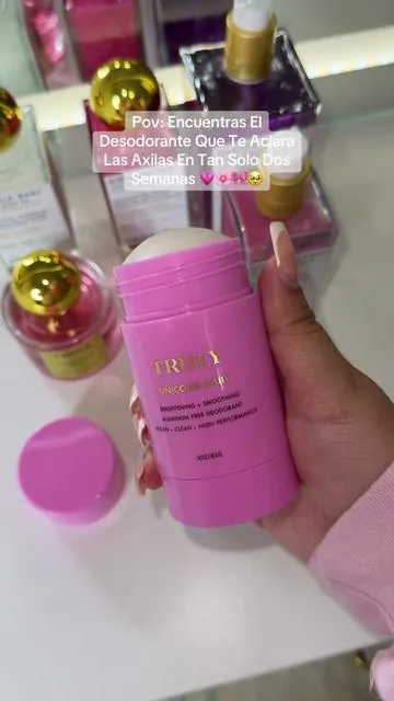 También lo puedes poner en las entrepiernas, cuello y en tus partes íntimas para blanquear y añadir un olor super rico. Yo lo amé, pasas todo el día con un olor a limpio y sin sudar las axilas.🎀💗🥹😮‍💨
#truly #desodorante
#desodorantetruly #aclarar #aclararlasaxilas
#aclararlapiel