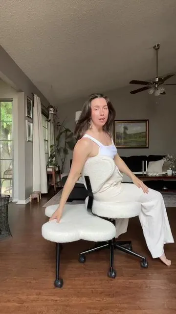 Best WFH chair, PERIOD #crisscrosschair #officechair #chair #office #wfh #deskchair #deskjob #ergonomicchair 