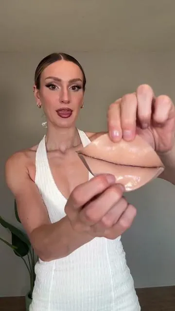 A good sticky bra lasts forever #boomba #stickybra #bra #pushupbra #backlessbra #straplessbra #fashionreview #brareview #tiktokshopcreatorpicks #tiktokshopmemorialday @Boombaofficial 