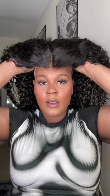 @OQHAIR The perfect curly wig! Water wave 28inches 7x5 closure #gluelesswig #wigstyling #middlepart #waterwavewig #curlyhair #fyp #viral