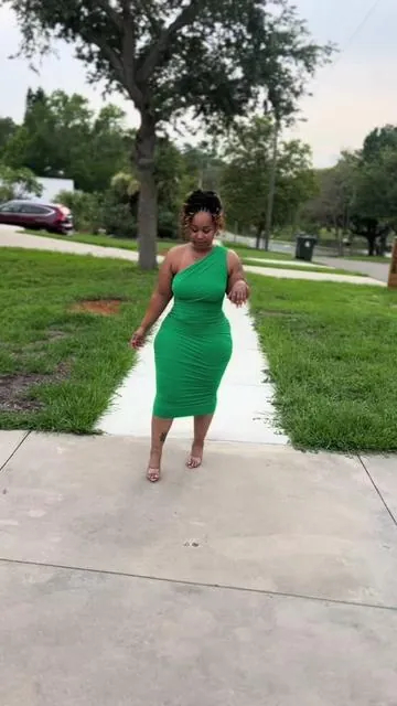 I wanted to try these summer outfits on for yall & honestly sometimes I just don’t know how to model and be cute cause I’m a tomboy at heart so I had my man help me 😂😂😂 l had fun !!!!!  #summerdress  #plussize #plussizefashion  #thickgirlgang 