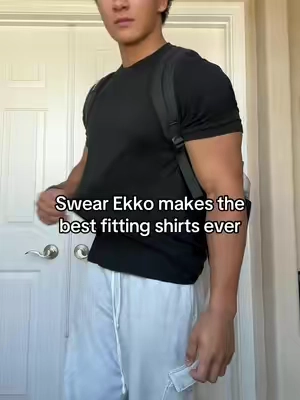 love the fit on these #gym #fyp #shirts 
