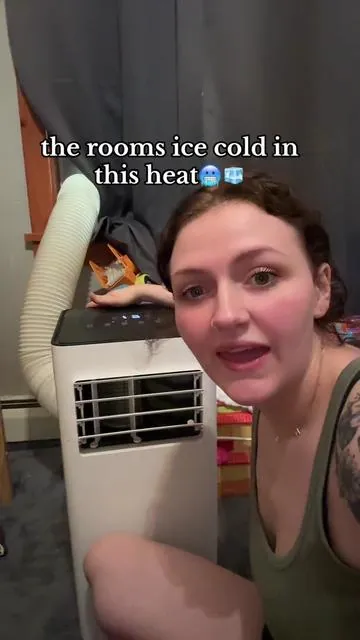 its too hot today im melting #affordableairconditioner #summerheat #tiktokshopsummerturnup 