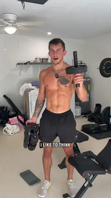The Ab Wheel has always been a staple in my core training! But I’ve stopped using the old 1 wheel. This new device is 10x better. If you want to take your core training seriously… you need this ab wheel. The link is in the bottom left corner of the video! #core #6pack #abs #abworkout #shredded #homegym 