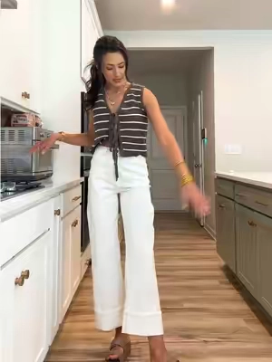 The MOST comfy pants and so many washes to choose from. Love love love!!!  #Summer #outfit #jeans #whitepants #stretchyjeans #stretchypants #workoutfit #workoutfits #outfits #comfyoutfits #casualoutfits 