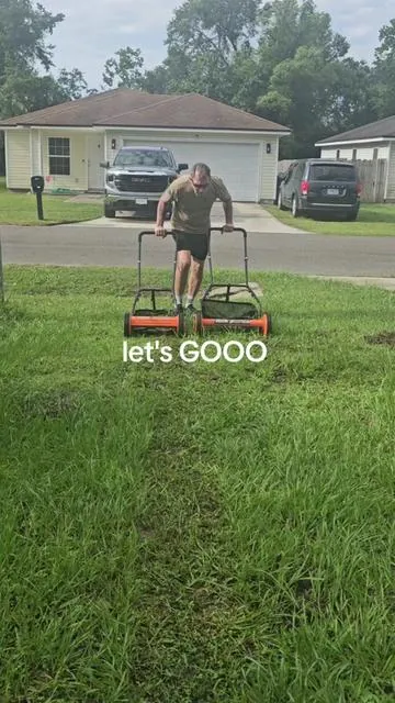 Those Reel Lawn mower from vevor are amazing,they cut your grass with ease down to .25 inches   #vevor #vevortools #reelmower #lawncare #lawntalk #grass  #summerturnup #tiktokshopcreatorpicks #vevorsummerlife 