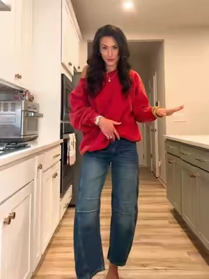 The red😍😍😍 I also have this one in green and it’s my fav!  #comfy #sweatshirt #outfit #comfyoutfits #casualoutfits #outfitideas #loungewear #loungewearstyle #outfits 