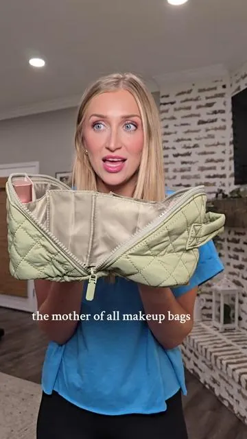 I got this makeup bag after I watched a review where a lady said it's one of her best TT purchases! she wasn't wrong. I love this thing! 

#makeupbag #makeupcase #makeup #travelbag #tiktokshopcreatorpicks  #TTSlevelup  #dealsforyoudays #tiktokshopsummerturnup @Lovevook Bags @lovevook_official @lovevook_us 