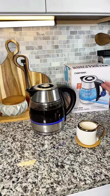 Cafetera o tetera súper práctica y rápida @mychefman #electriccoffee #cafetera #cafeteria #tetera #coffee #coffeetiktok #cafeteraelectrica #kitchengadgets #mychefman #chefman #dealsforyoudays #dealsfordays 