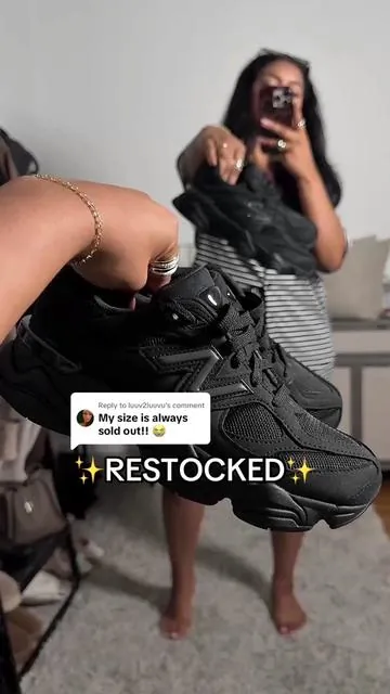 Replying to @luuv2luuvu run girl RUN❤️‍🔥✨🙌🏽 #newbalance9060 #newbalance #newbalanceshoes #black9060 #blacknewbalance #9060newbalance #9060 #blacksneakers #tripleblack #flykicks #sneakergirl #sneakertok #tiktokshopcreatorpicks #dealsforyoudays 
