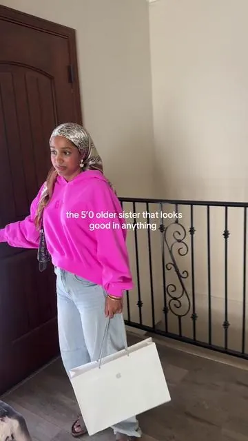 Always 💅🏽 •	#CroppedHoodie 	•	#GapHoodie 	•	#GapStyle 	•	#GapFit 	•	#CroppedSweatshirt 	•	#HoodieSeason 	•	#CozyAndCute 	•	#ComfyStyle 	•	#CasualWear 	•	#ChillFit •	#StreetStyle 	•	#EffortlessStyle 	•	#OOTD 	•	#OutfitInspo 	•	#LaidbackLook #oldersister   