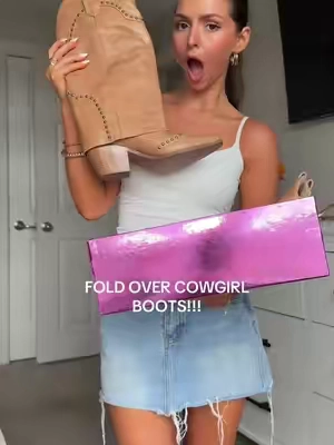 I cannot begin to explain my happiness when I unboxed these😆😆 #cowgirlboots #westernfashion #texani #foldoverboots #unboxingvideo #4thofjuly #4thofjulyoutfit #summeroutfit #festivalfashion #boots #CapCut 