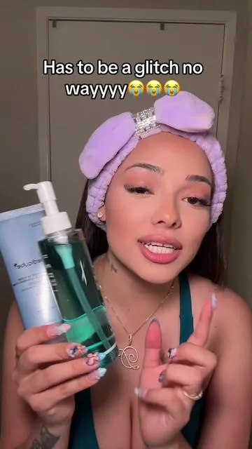 @medicube global This double cleansing duo from Medicube makes my skin feel so fresh and clean—no tightness, no residue, just glow. It’s the skincare reset I didn’t know I needed ✨🫧 #DoubleCleanse #Medicube #skincareroutine #cleangirlskincare #glowyskin #kbeauty #tiktokskincare #viralskincare #dewyskin 